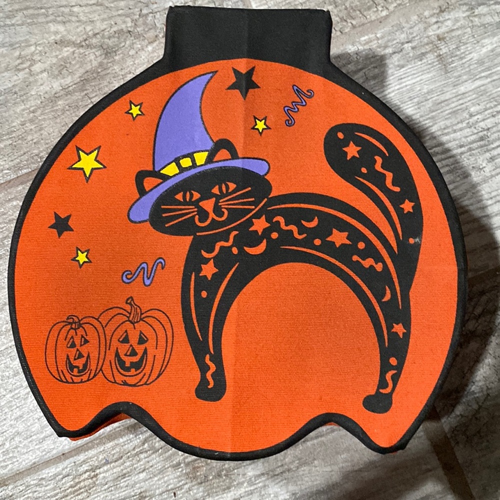 Party lite Halloween basket with 3 - 2 with candles and 1 with cats. (140)